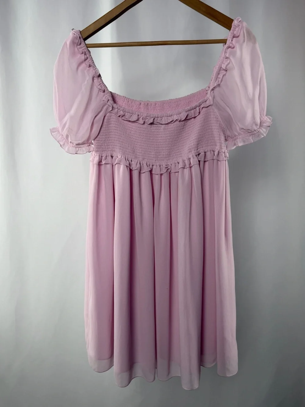 Aritzia Sunday Best Poplin Smocked Mini Dress‎ in Pink Size Large
